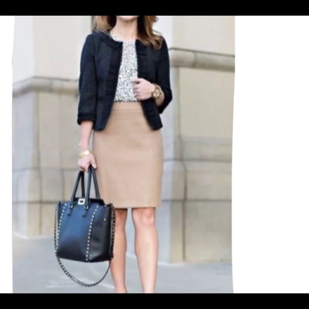 Talbots Classic Beige Khaki Skirt with 2 Pockets